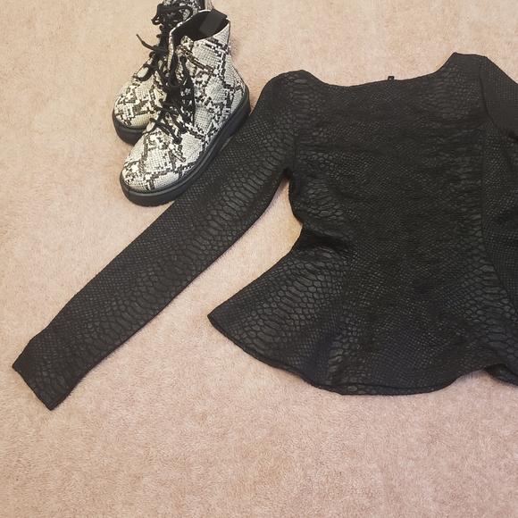 H&M Peplum Top - Picture 2 of 10